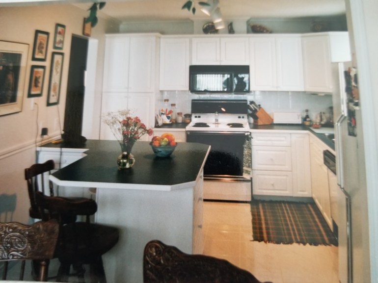 High Quality White Kitchen Cabinets
