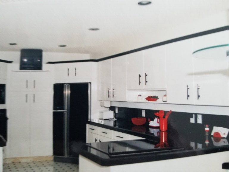 High Quality White Lacquer Doors
